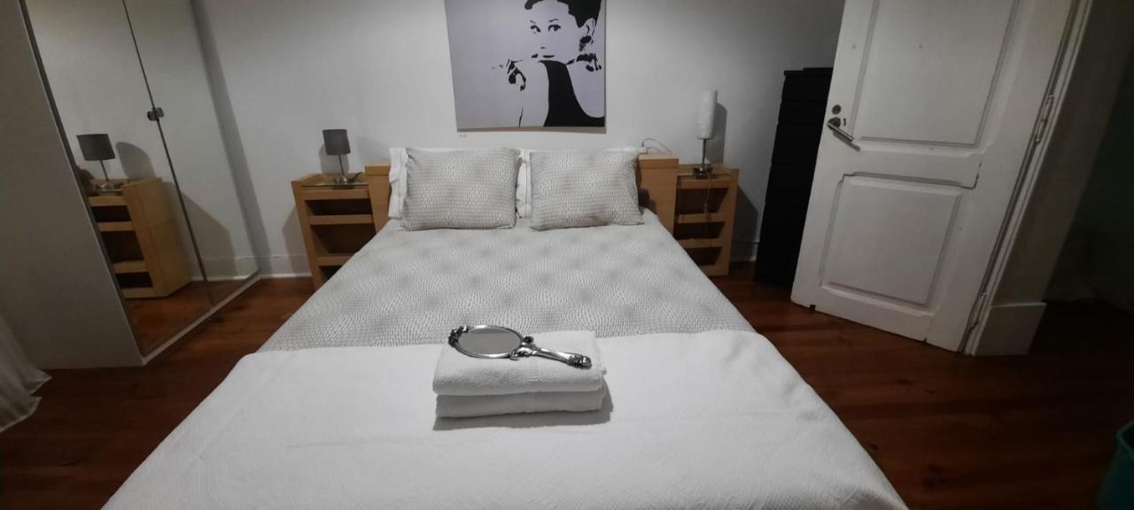 Sunny Terrace Apt, Close To Downtown! 2 Bedroom Flat Лісабон Екстер'єр фото