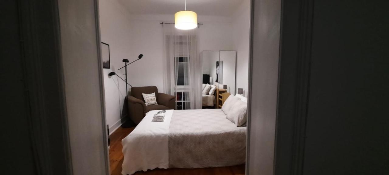 Sunny Terrace Apt, Close To Downtown! 2 Bedroom Flat Лісабон Екстер'єр фото